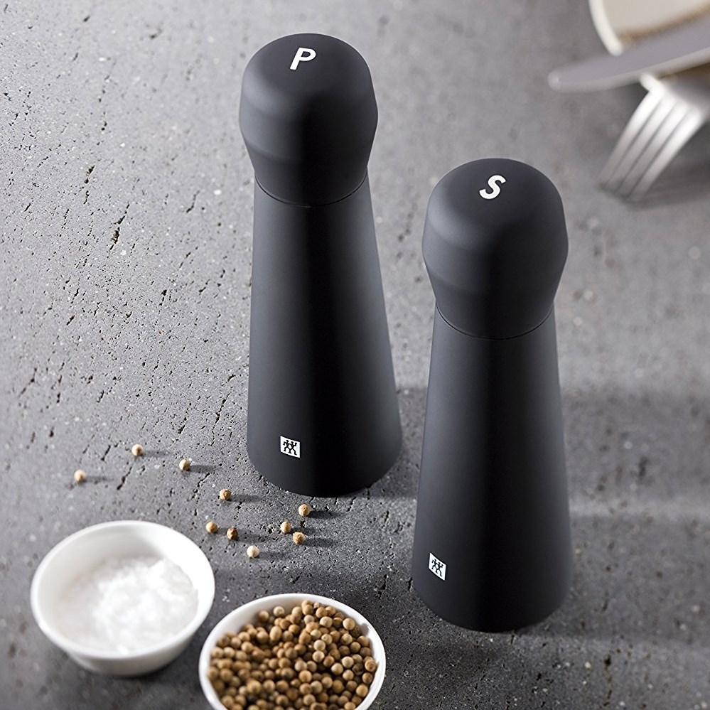 Mlýnek na sůl 19 cm černý_1