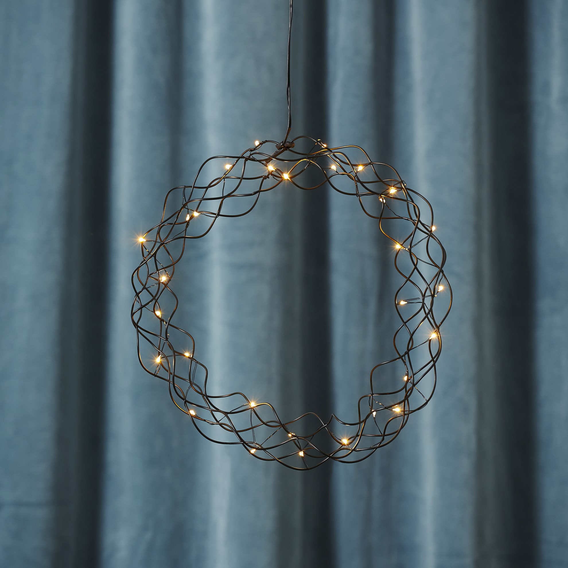 Závěsný svítící věnec CURLY 30x LED P.30 cm černý_0