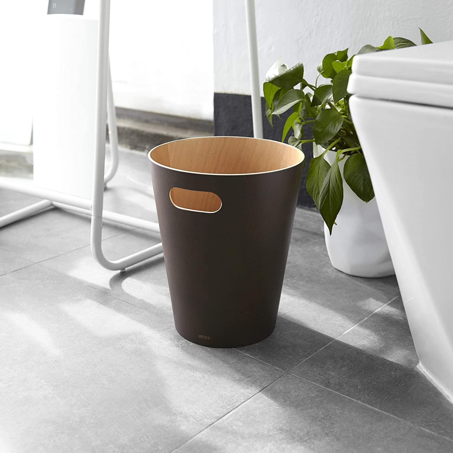 Obrázek z Odpadkový koš Umbra WOODROW 28 cm hnědý, přírodní 