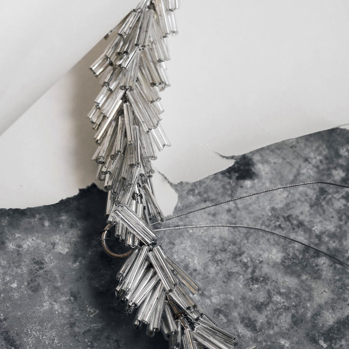 Věnec ze skleněných korálků CIRCLE P.20 cm stříbrný_2