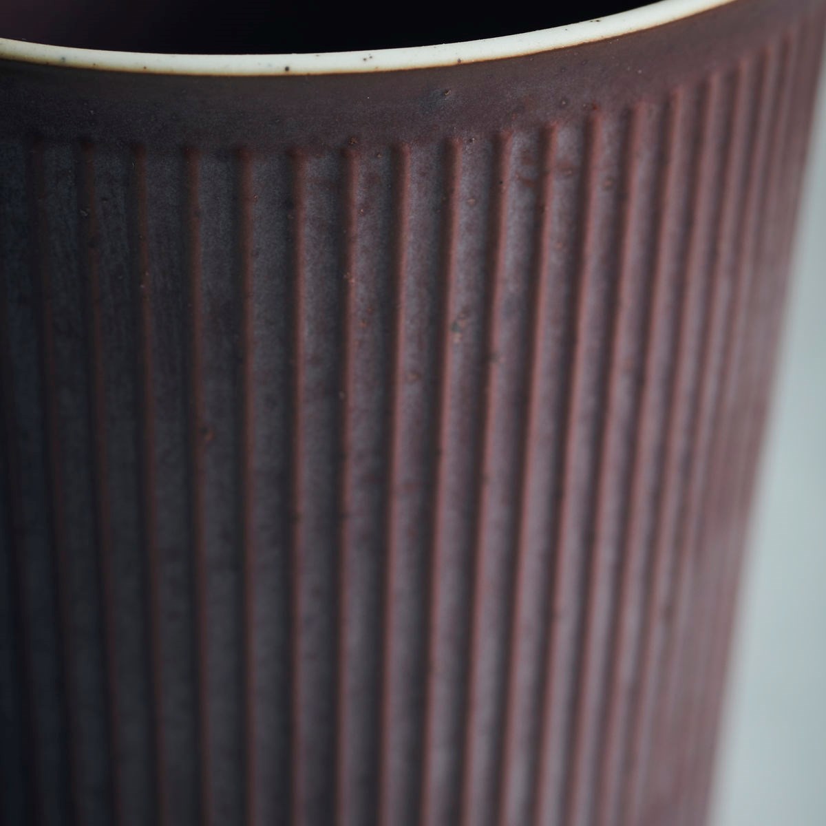 Hrnek BERICA hnědý_2