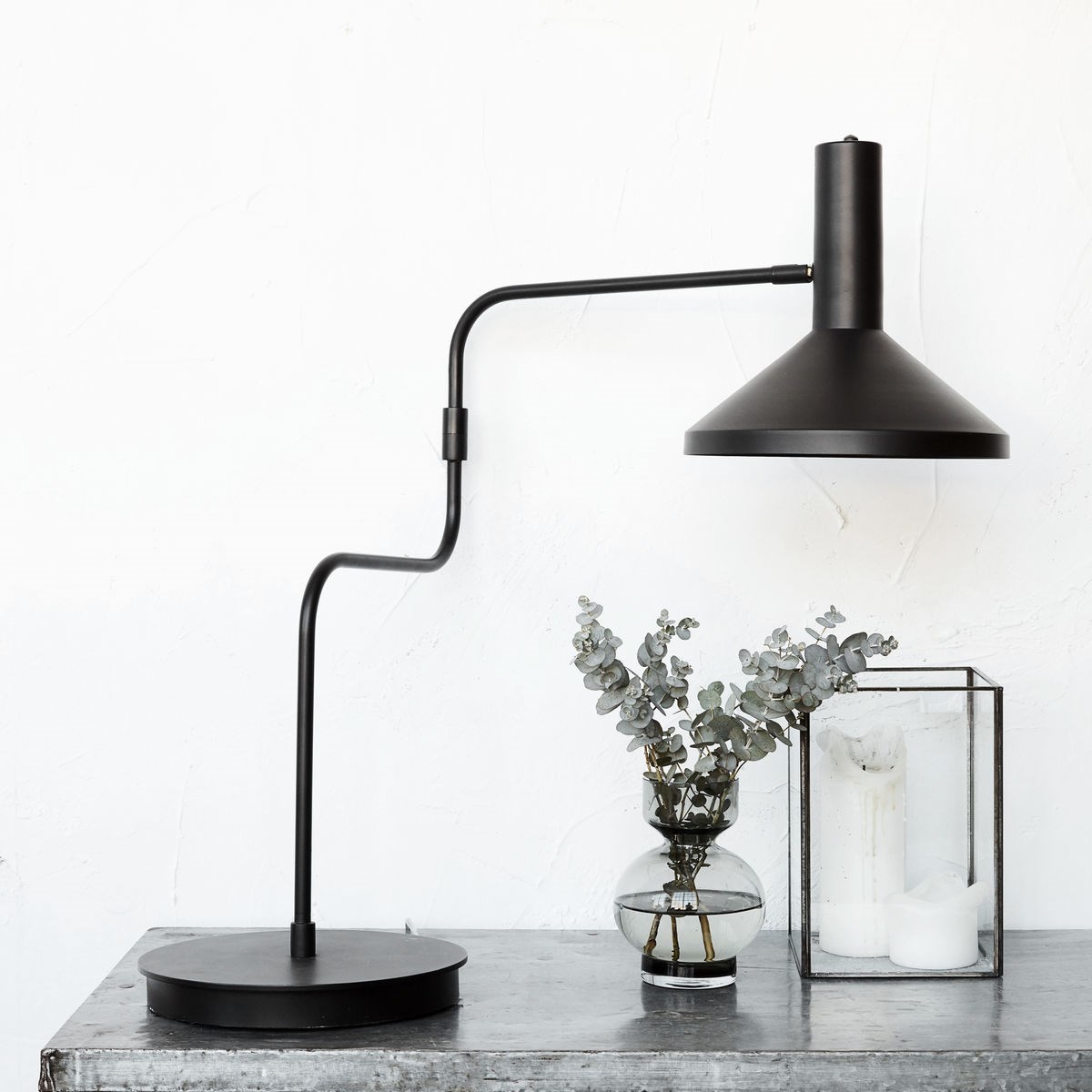 Stolní lampa MALL MADE černá_1