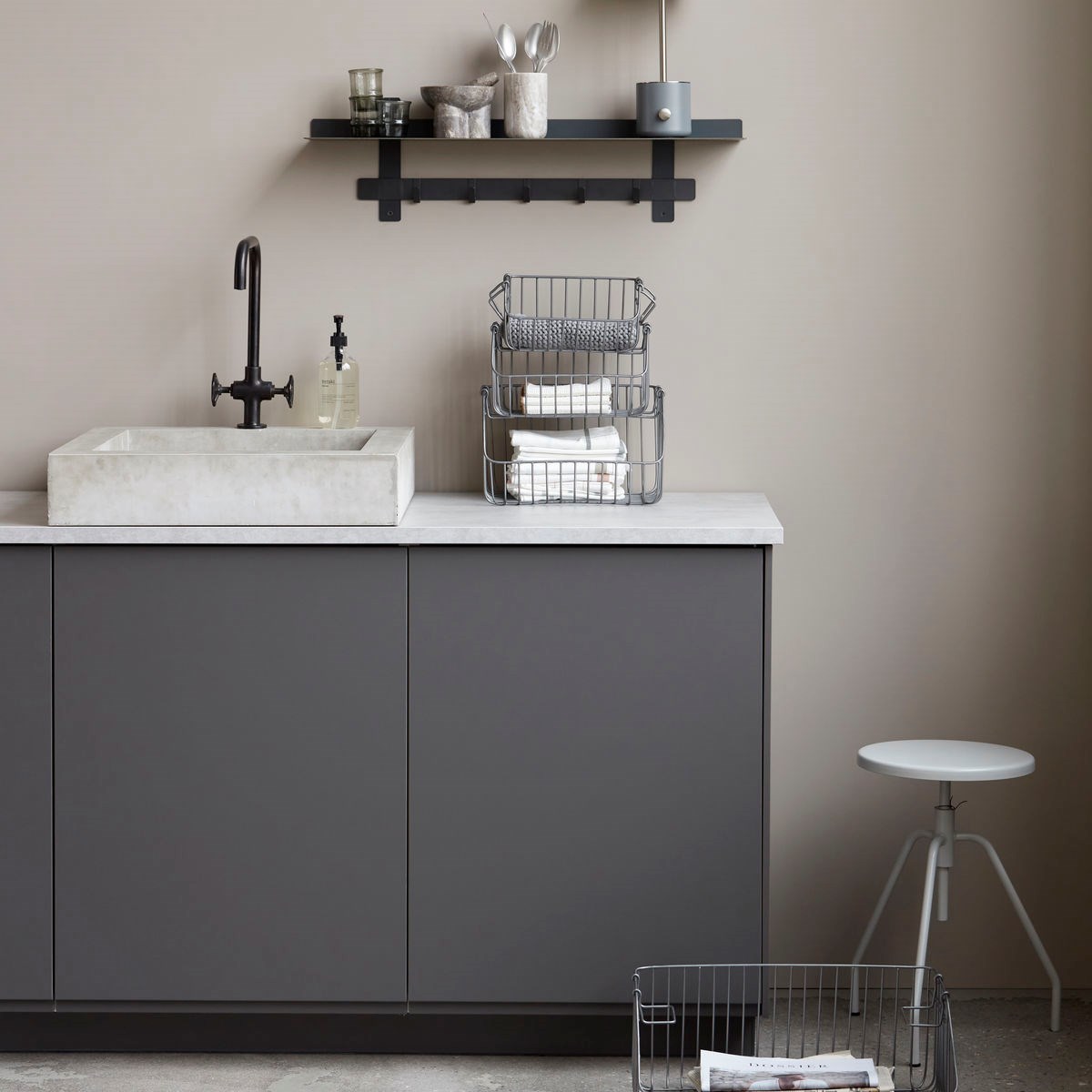 Drátěný koš NAGPUR 50x35 cm šedý_3