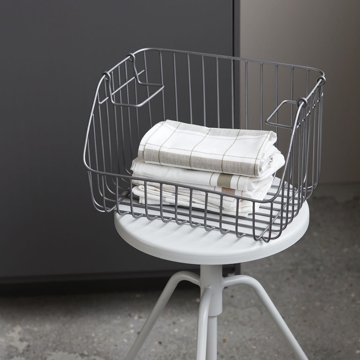 Obrázek z Drátěný koš NAGPUR 32x24 cm šedý 