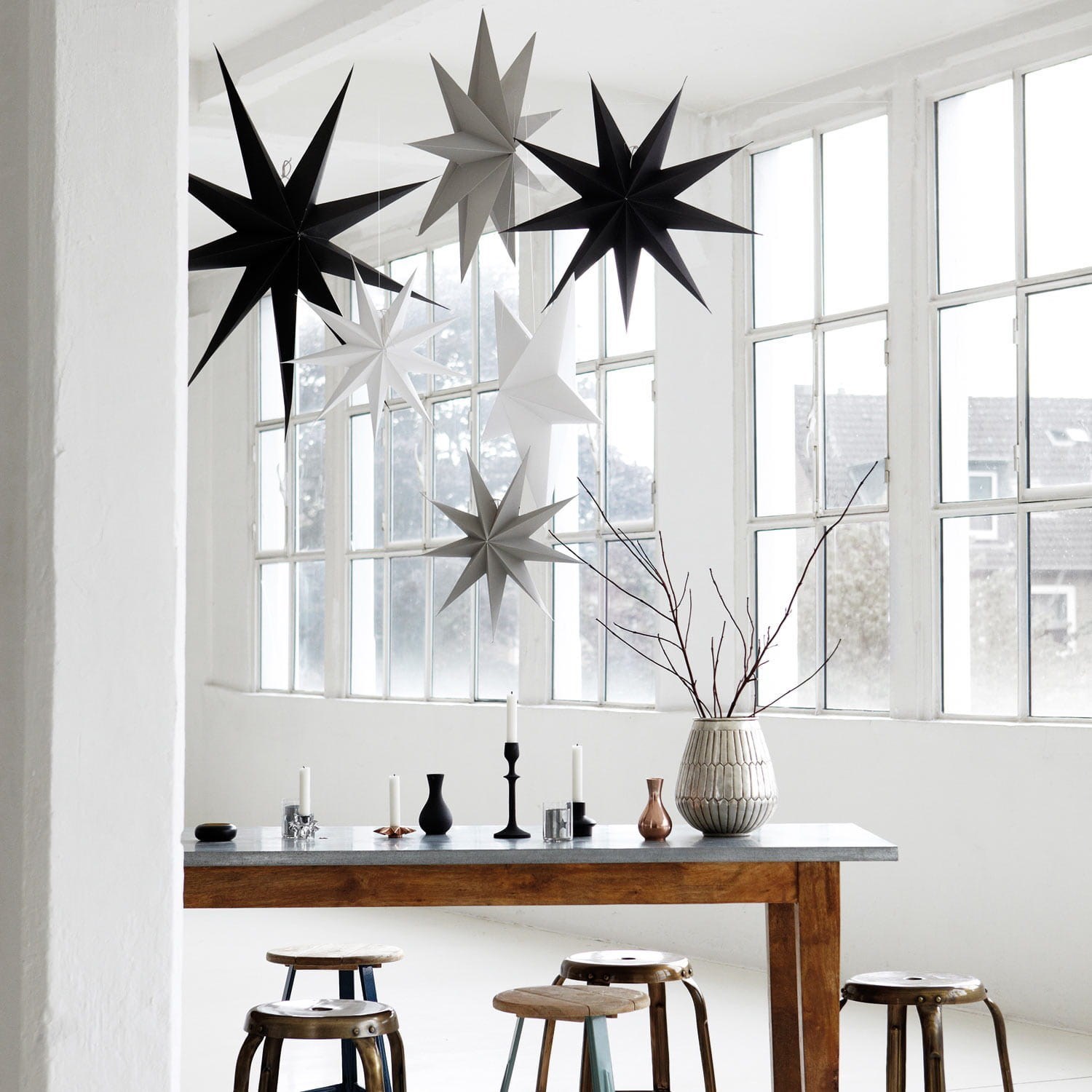 Obrázek z Papírová 9cípá hvězda STAR WHITE 45 cm bílá 