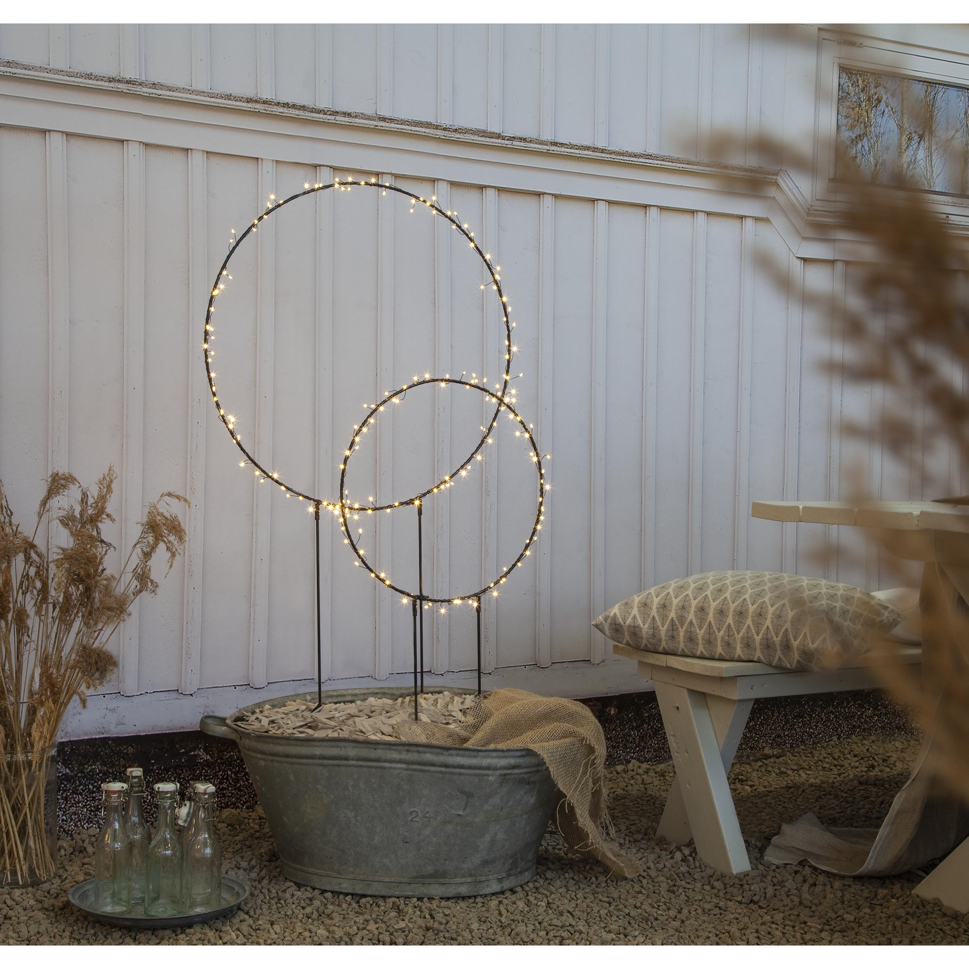 LD-Lichtkreis "Barlumi"
80 warmwhite LED, schwarz,
ca. 40x84 cm, Trafo, outdoor,
Vierfarb-Karton_1