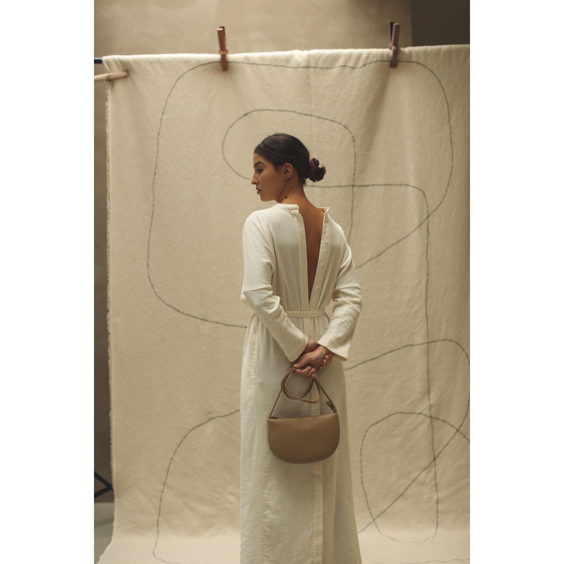 Kabelka FAROU half moon Monk & Anna sv. hnědá_0