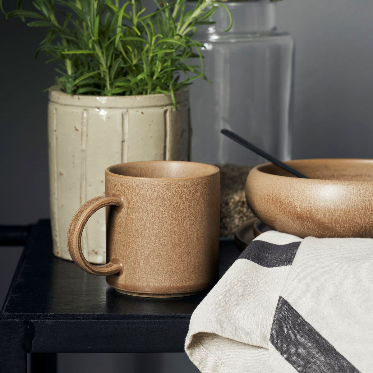 Hrnek CARA hnědá_1