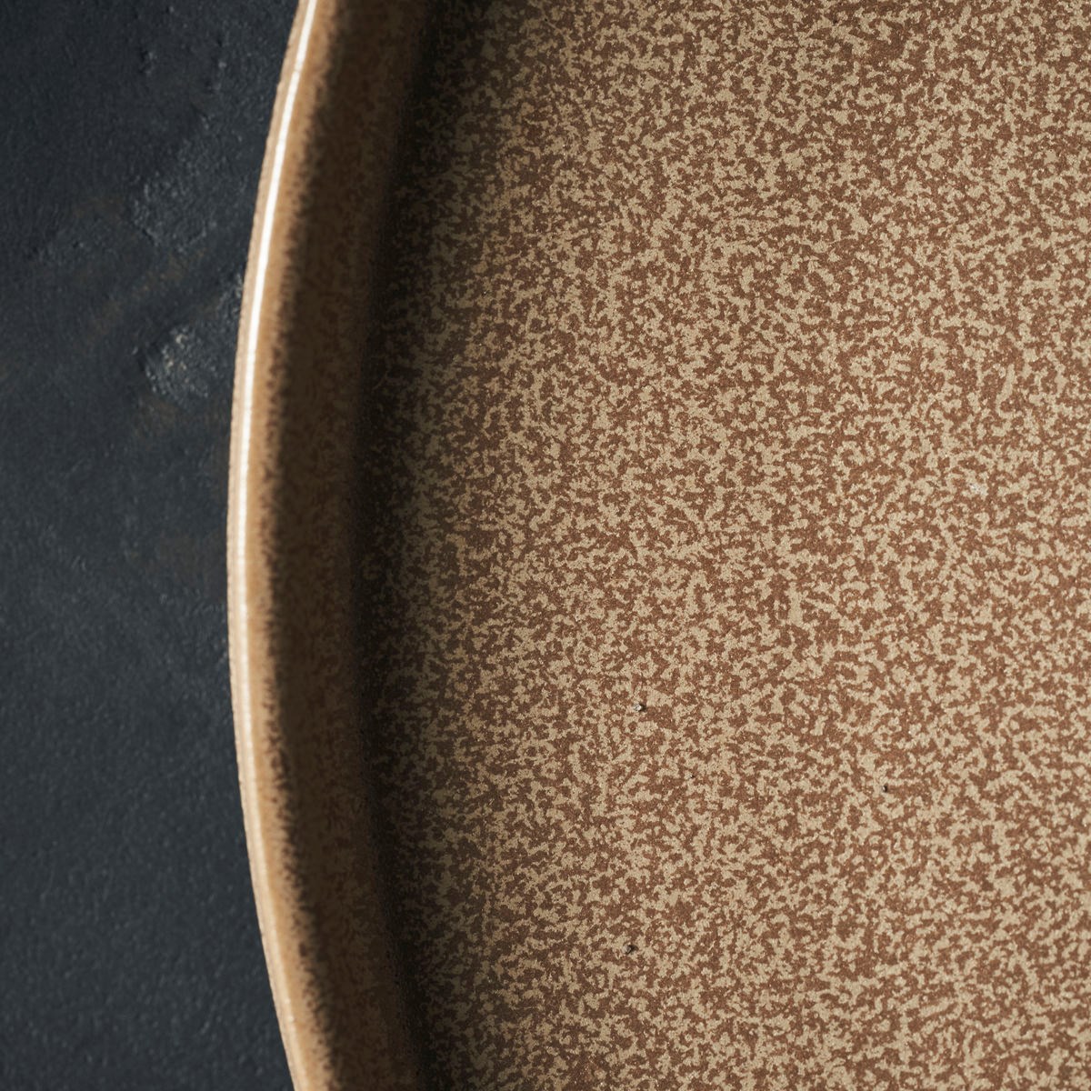 Jídelní talíř CARA 28cm hnědý_2