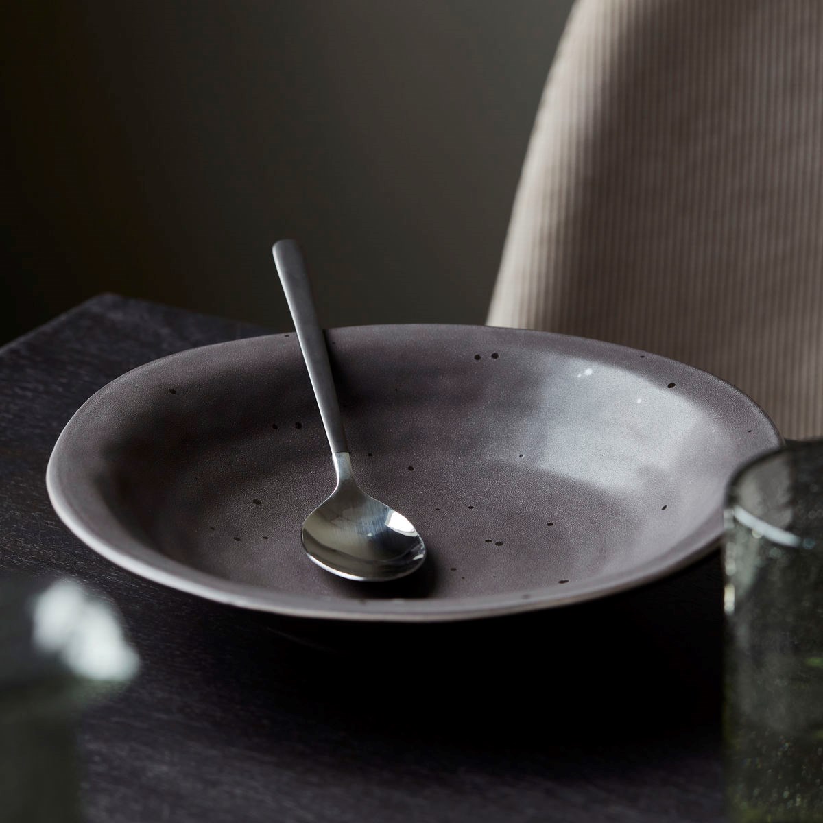 Polévkový talíř/ miska RUSTIC 25cm tm. šedý_1