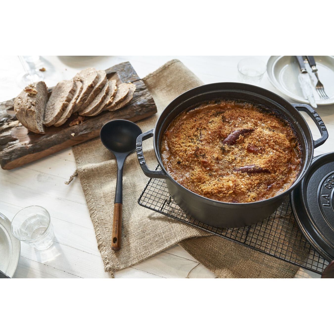 Hrnec STAUB kulatý 28 cm černý_4
