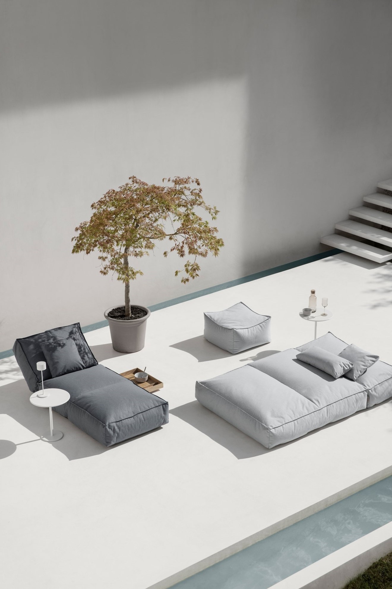 Obrázek z Venkovní polštář Blomus STAY 70x30cm světle šedý 