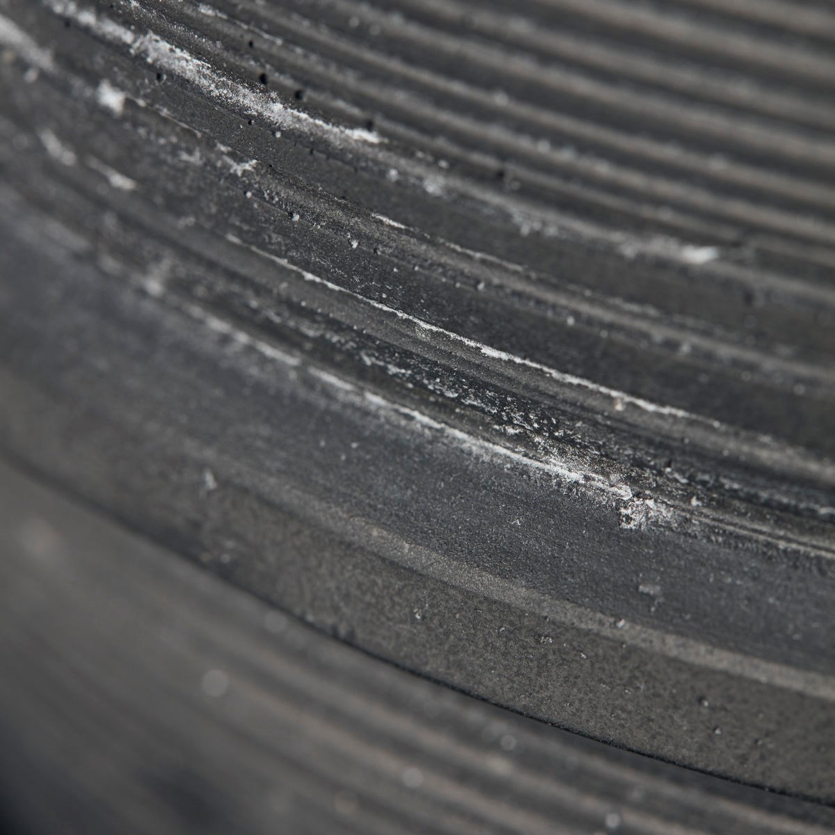 Květináč GROUND betonový P.22 cm černý_2