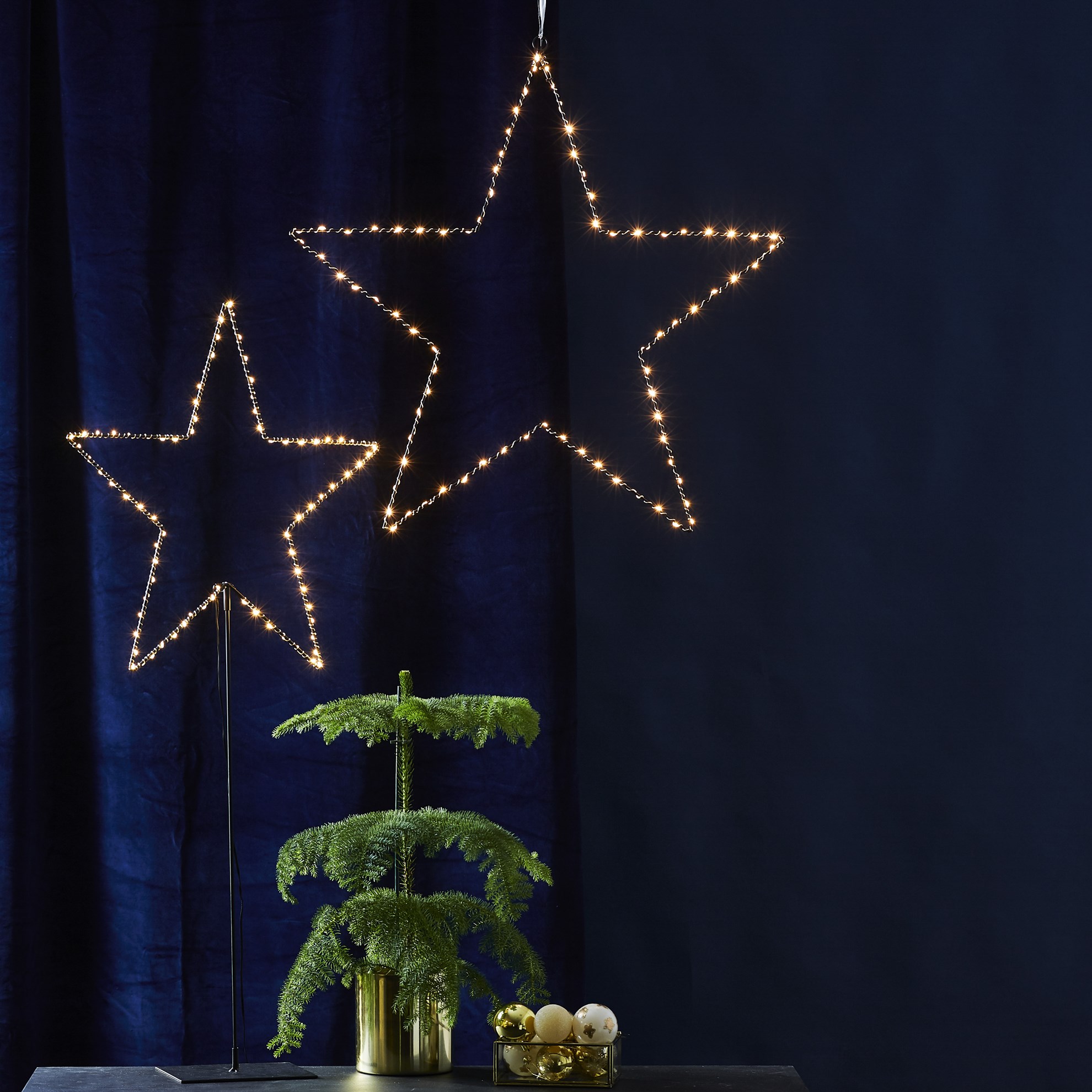 Závěsná svítící hvězda MIRA 80x LED V.70 cm černá_0