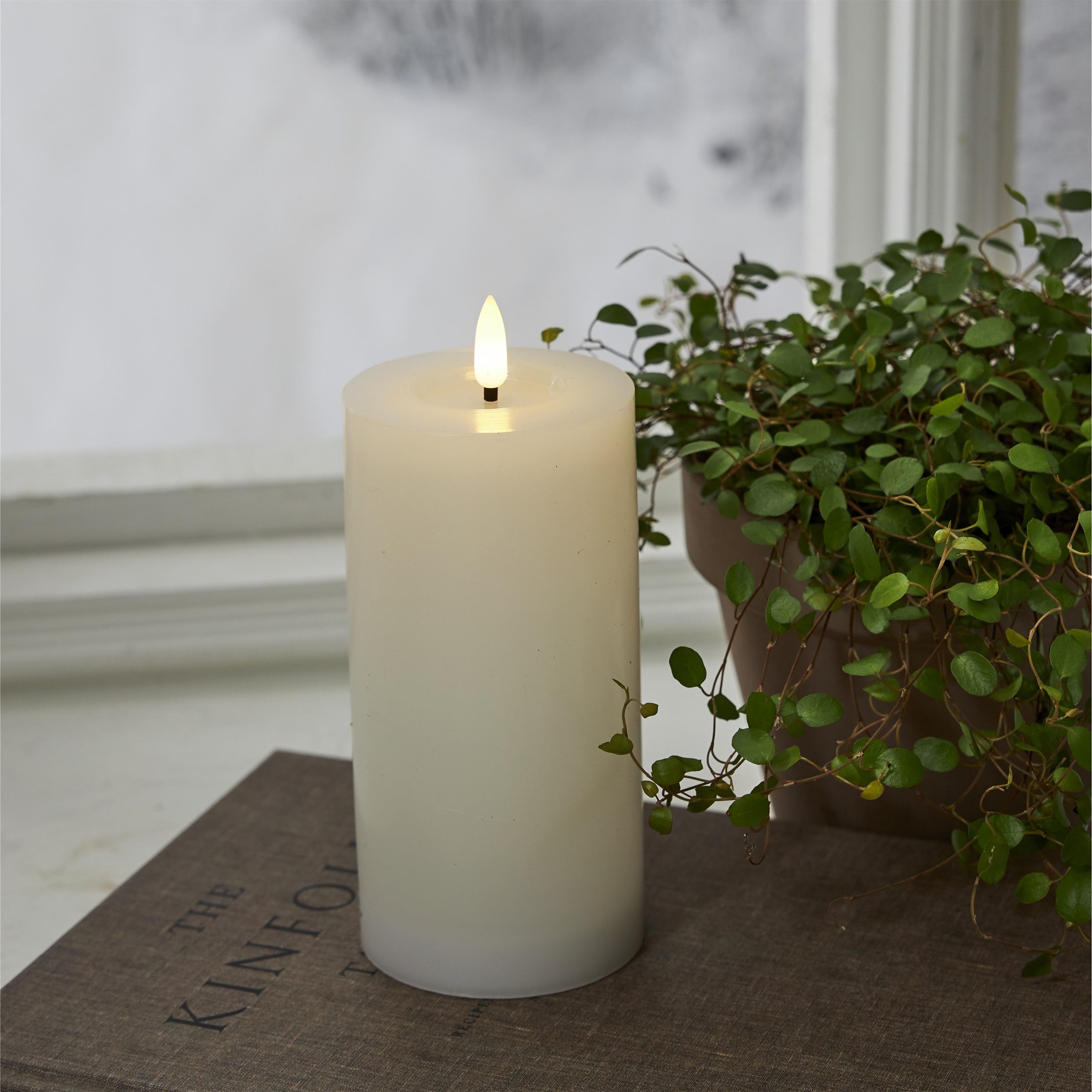 LED svíčka válec Flow 1x LED, V.17,5 cm_0