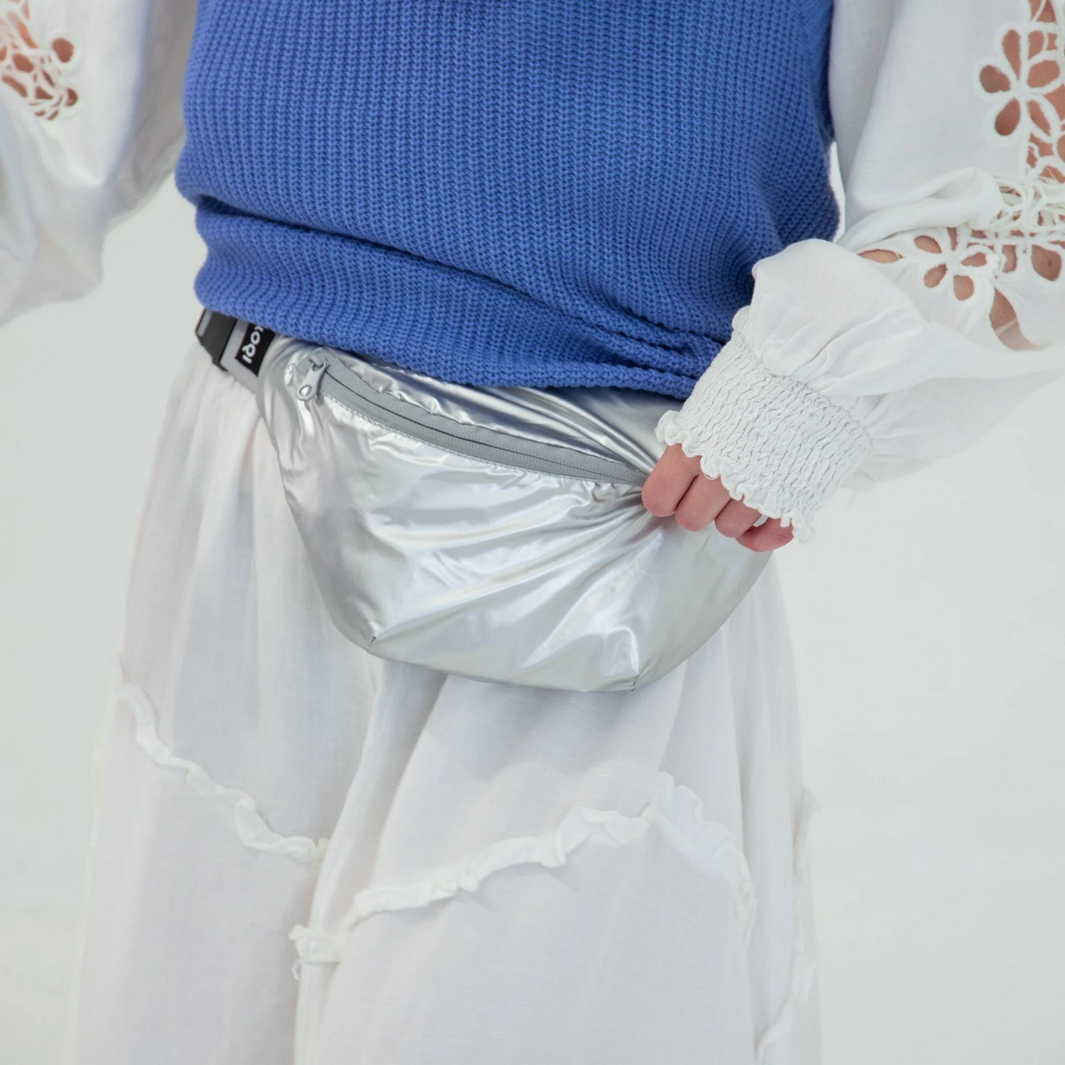 Ledvinka LOQI - BUMBAG METALLIC Silver_0