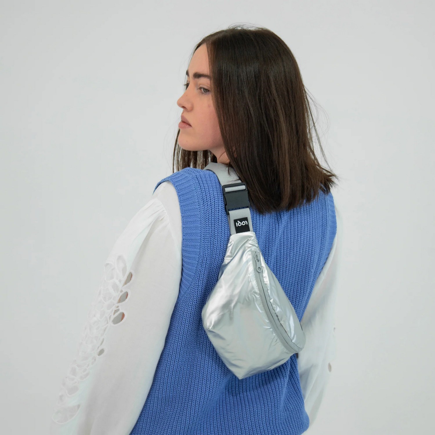 Ledvinka LOQI - BUMBAG METALLIC Silver_1