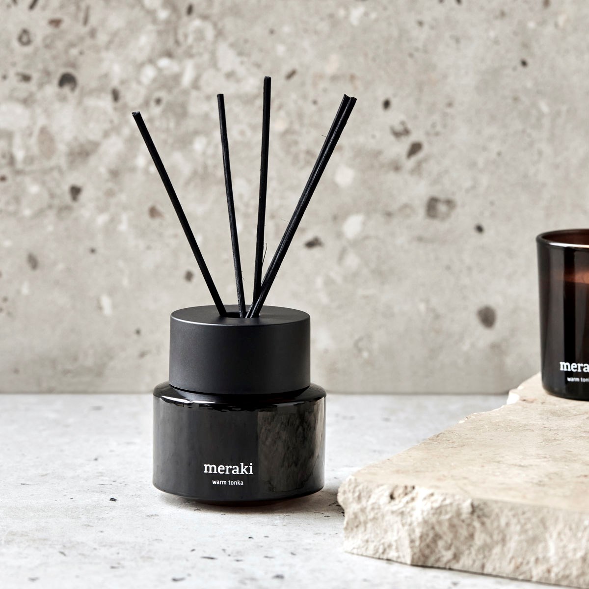 Vonný difuzér Meraki WARM TONKA 100ml černý_0