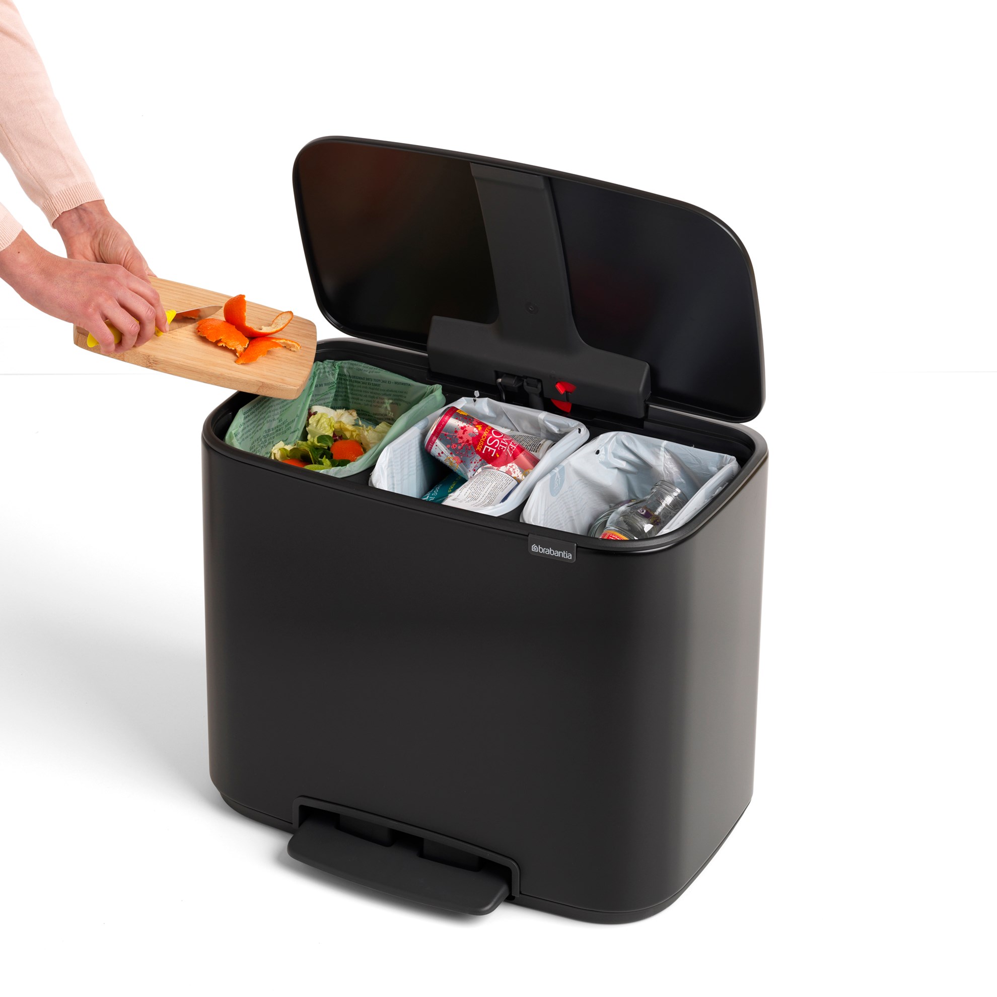 Pedálový odpadkový koš Brabantia BO 3x11l černý_6