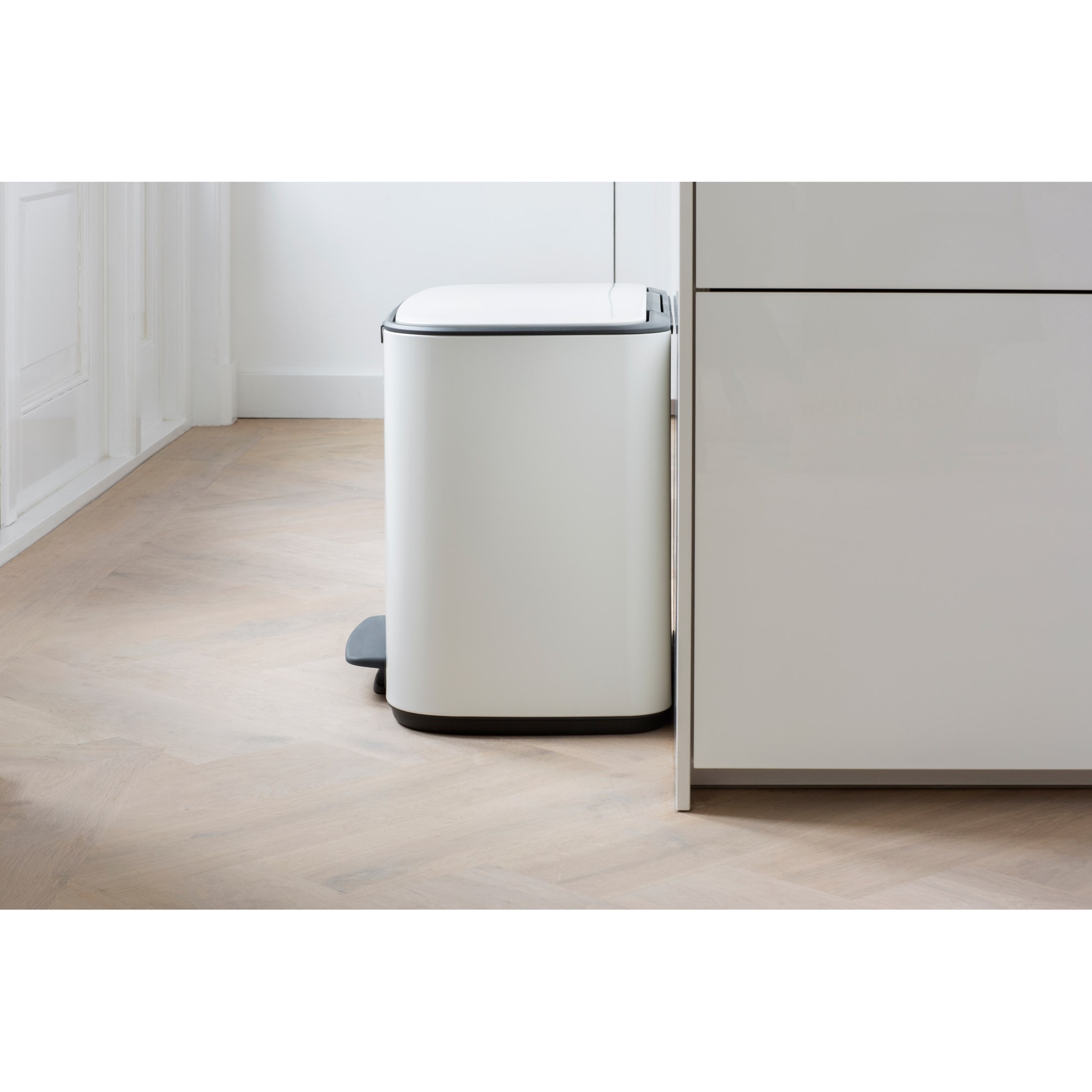 Pedálový odpadkový koš Brabantia BO 11l/23l bílý_1
