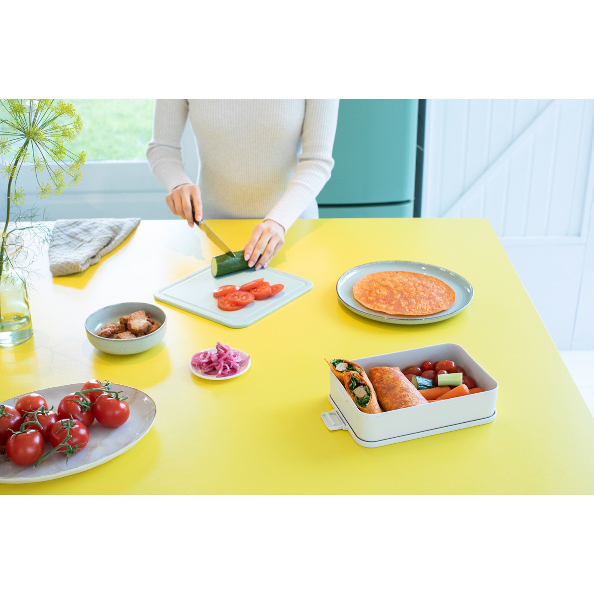 Obědový box Brabantia MAKE&TAKE 2l světle šedý_1