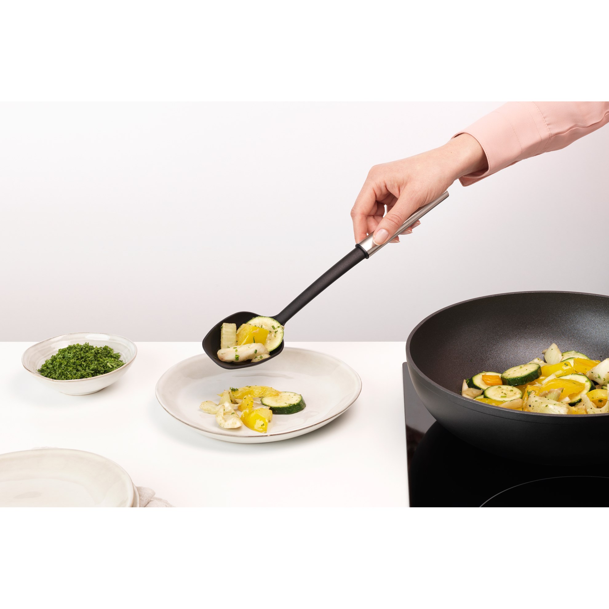 Servírovací lžíce Brabantia PROFILE D.33cm nerezová_1
