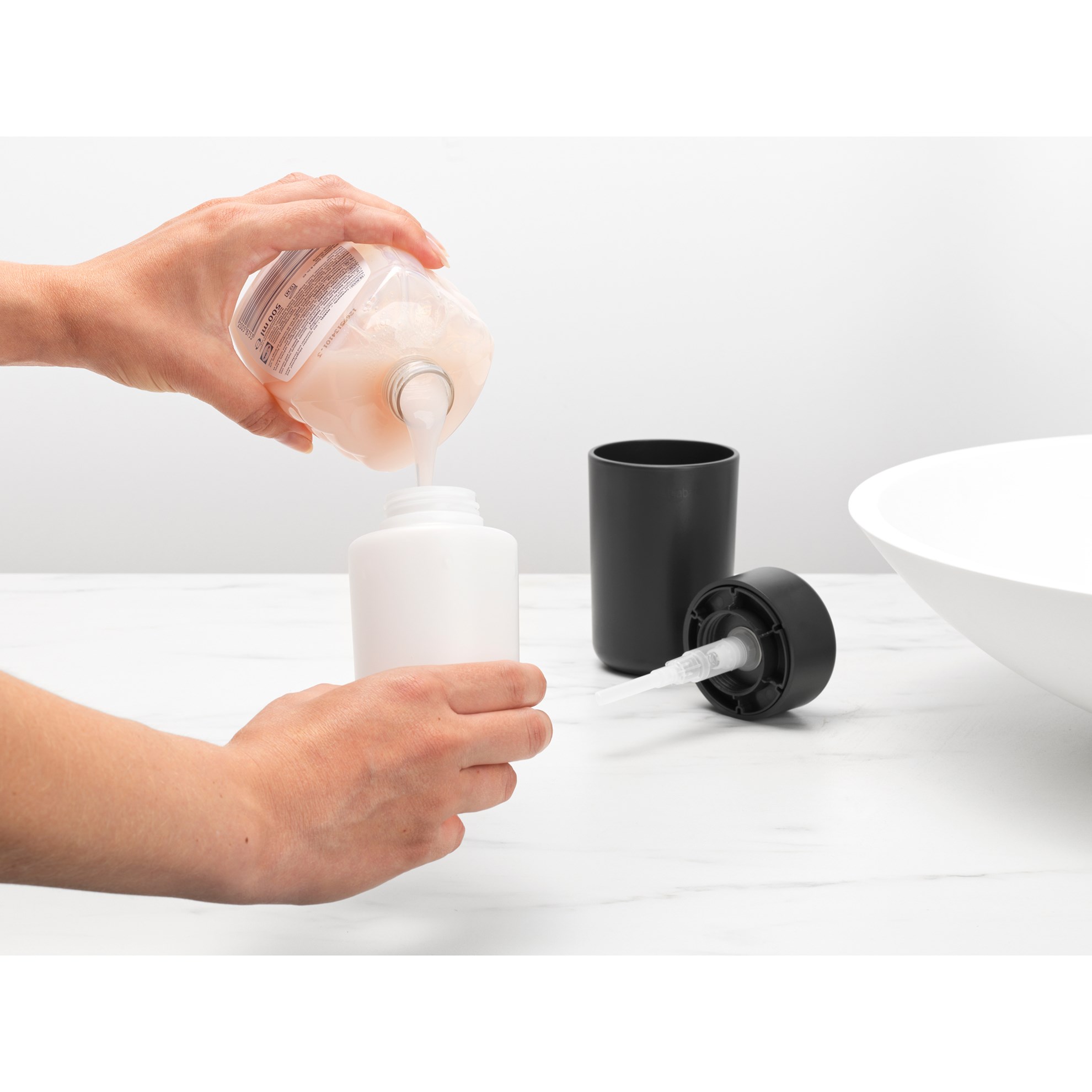 Dávkovač mýdla Brabantia 250ml tmavě šedý_8