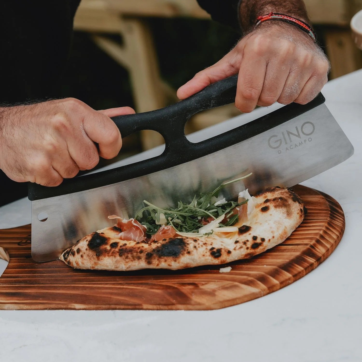 Kolébkový kráječ na pizzu GINO ve stylu Rocker_0
