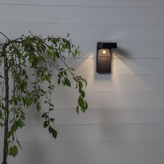 LED solární nástěnné osvětlení VICI se senzorem pohybu V.20cm černé_1
