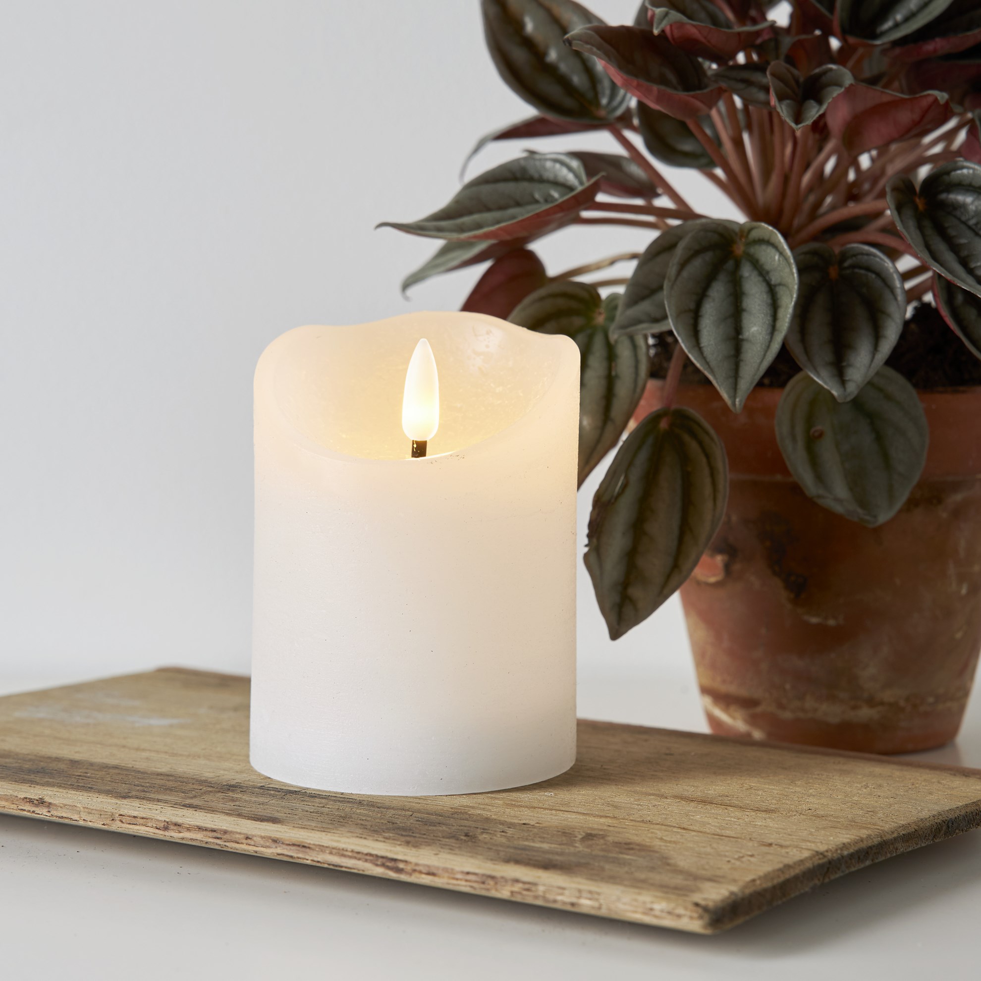 LED svíčka FLAMME V.10cm bílá_0