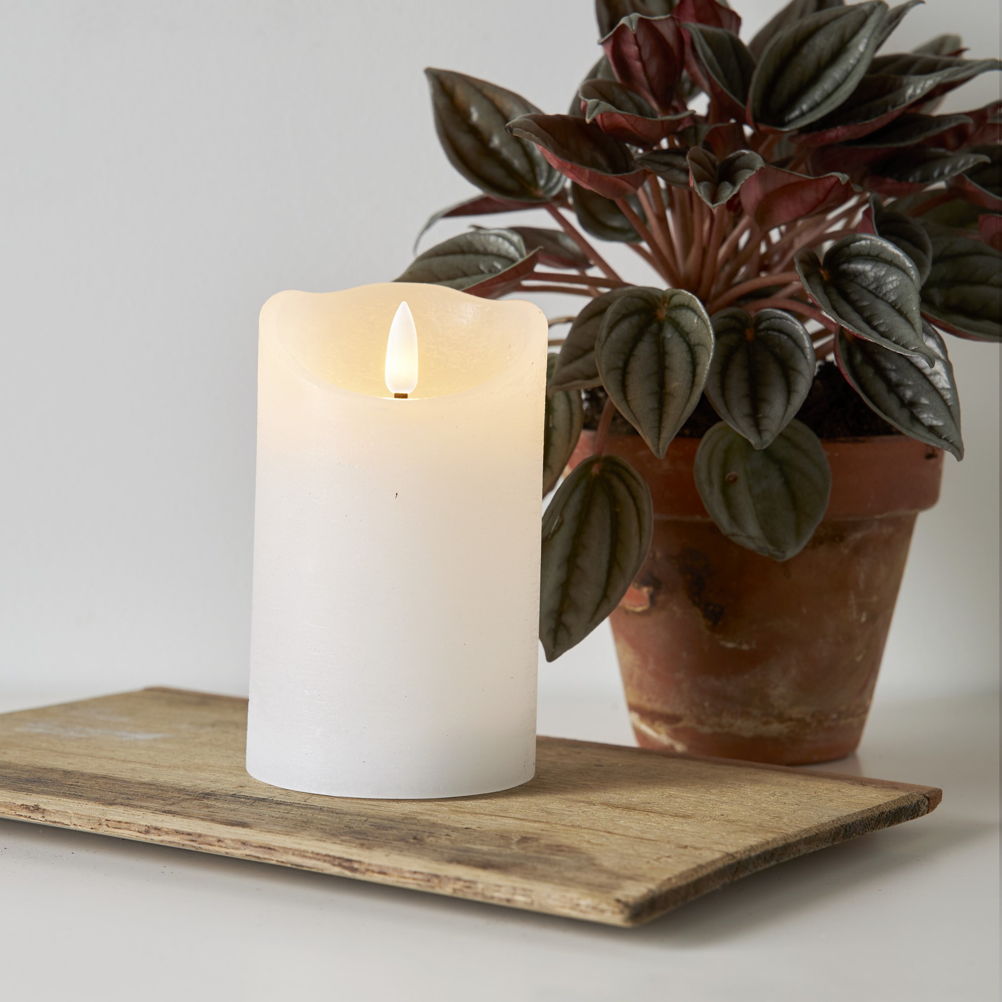LED svíčka FLAMME V.12,5cm bílá_0