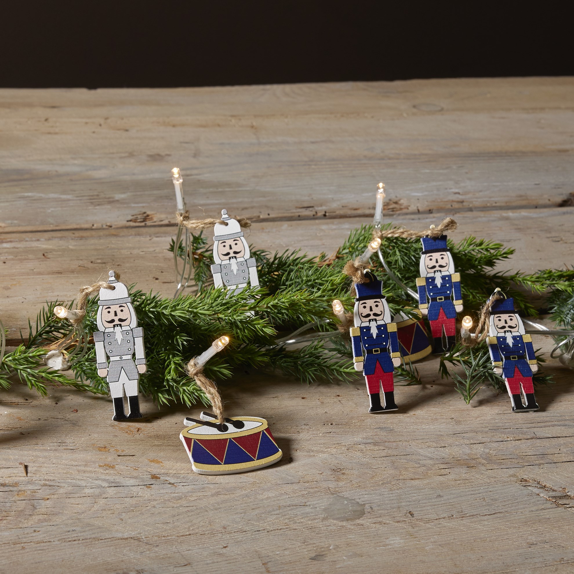 LED světelný řetěz LOUSKÁČEK 10xLED D.1,8m_0