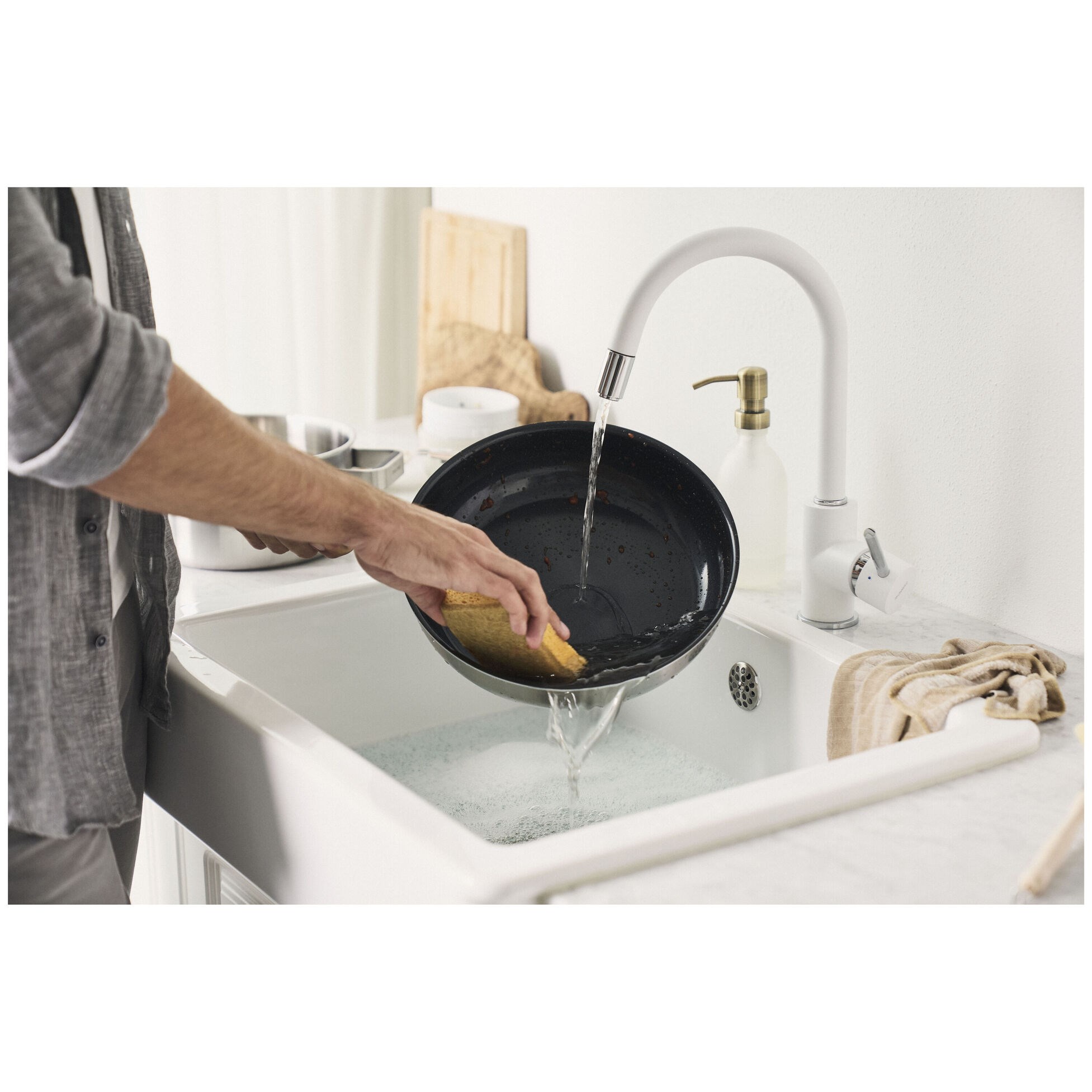 Nerezová pánev ZWILLING PURE 20cm s keramickým povrchem šedá_1