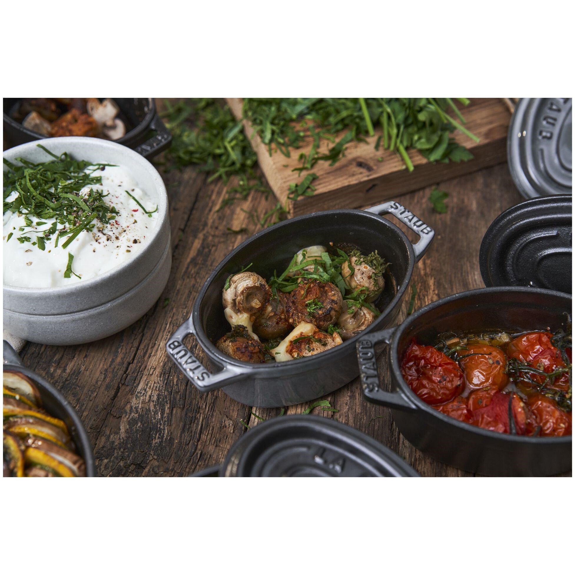 Hrnec STAUB  oválný 11 cm černý 250ml_0