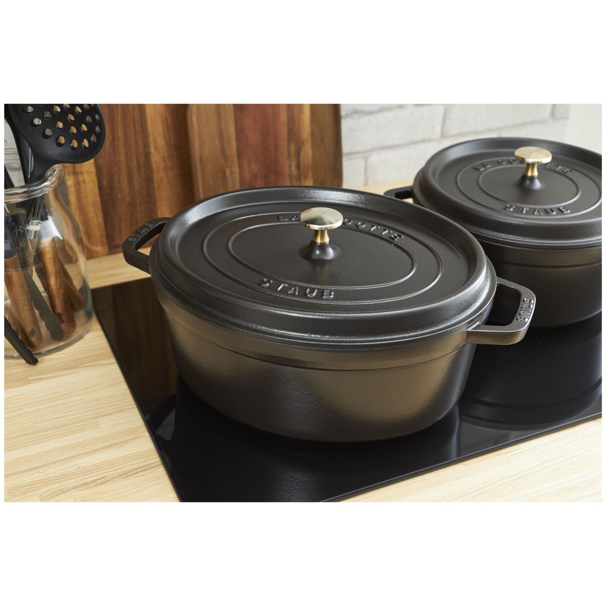 Hrnec STAUB  oválný 27 cm černý 3,2l_0