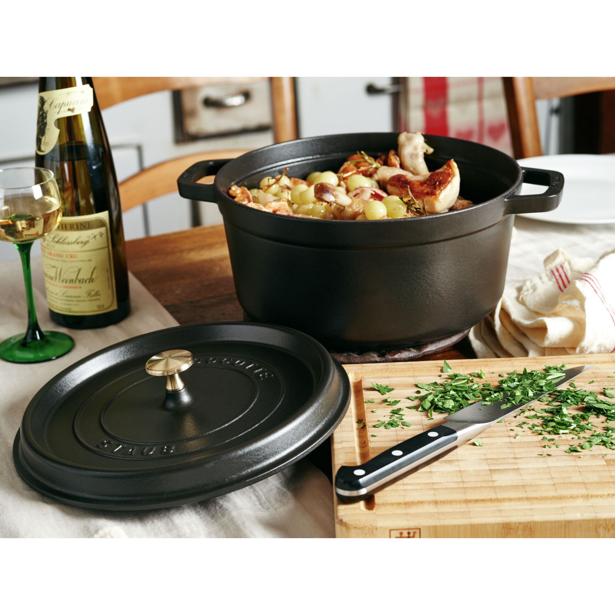 Hrnec STAUB  kulatý 34cm černý 12,6l_1
