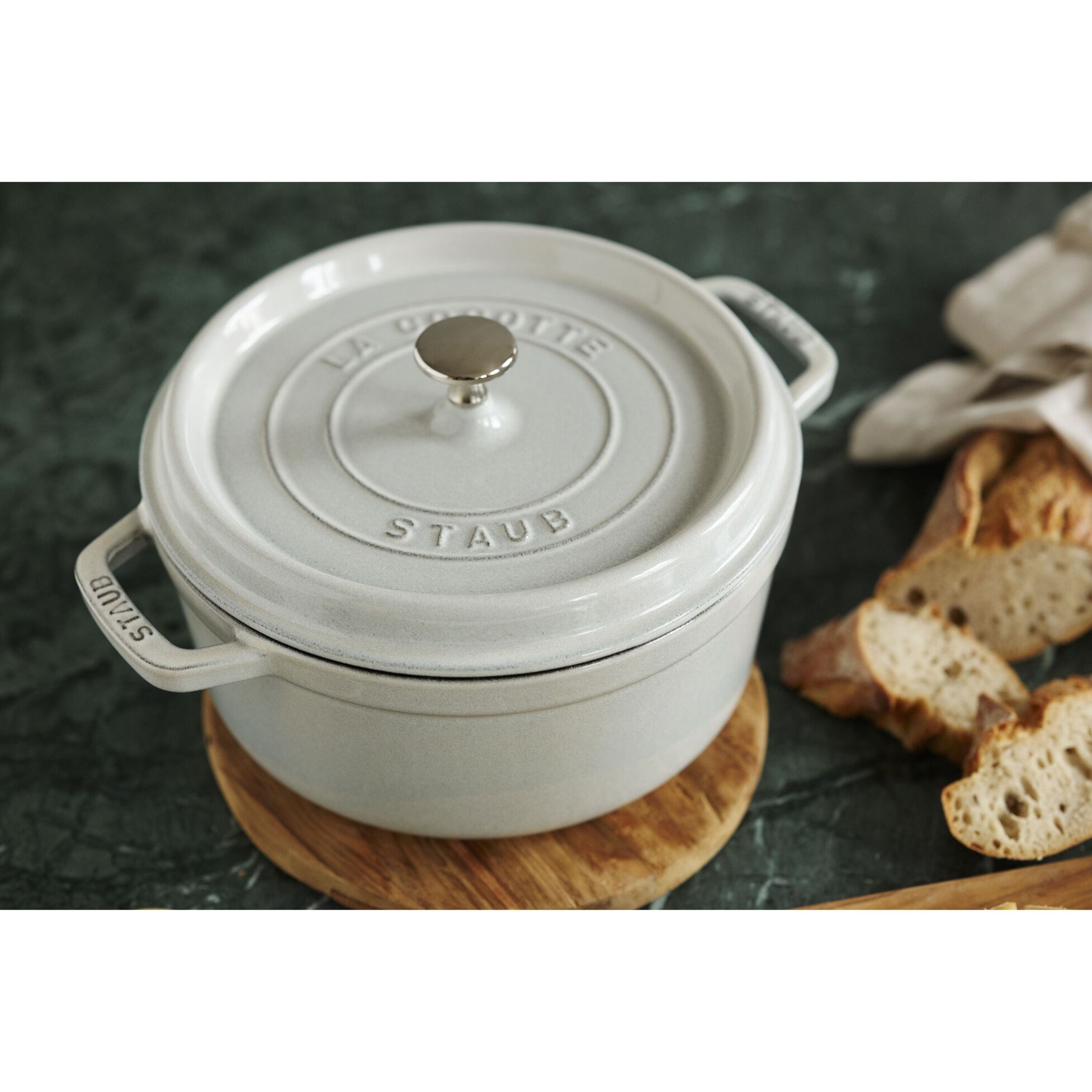 Hrnec STAUB  kulatý 24cm bílý lanýž 3,8l_3