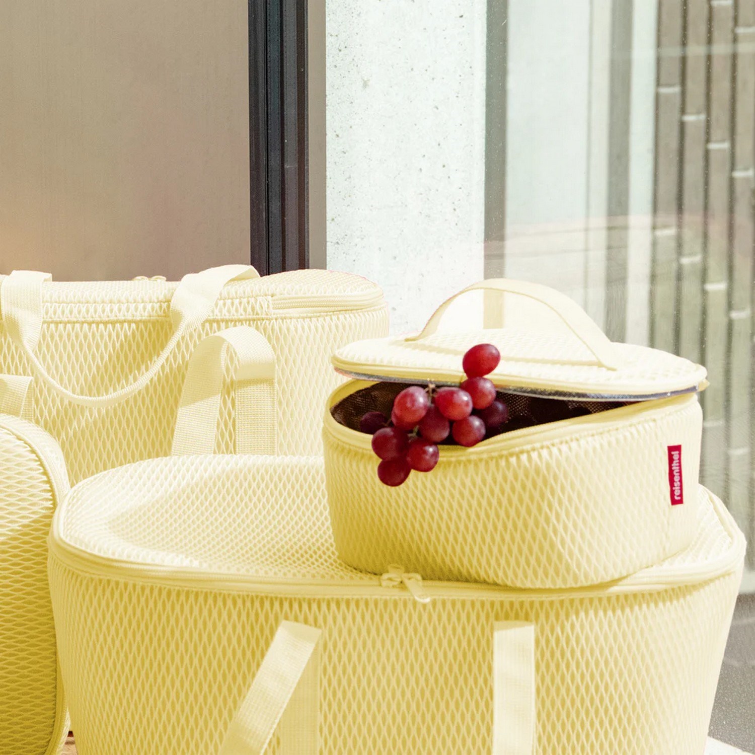 Termobox Reisenthel Coolerbag S pocket mesh lemon_1