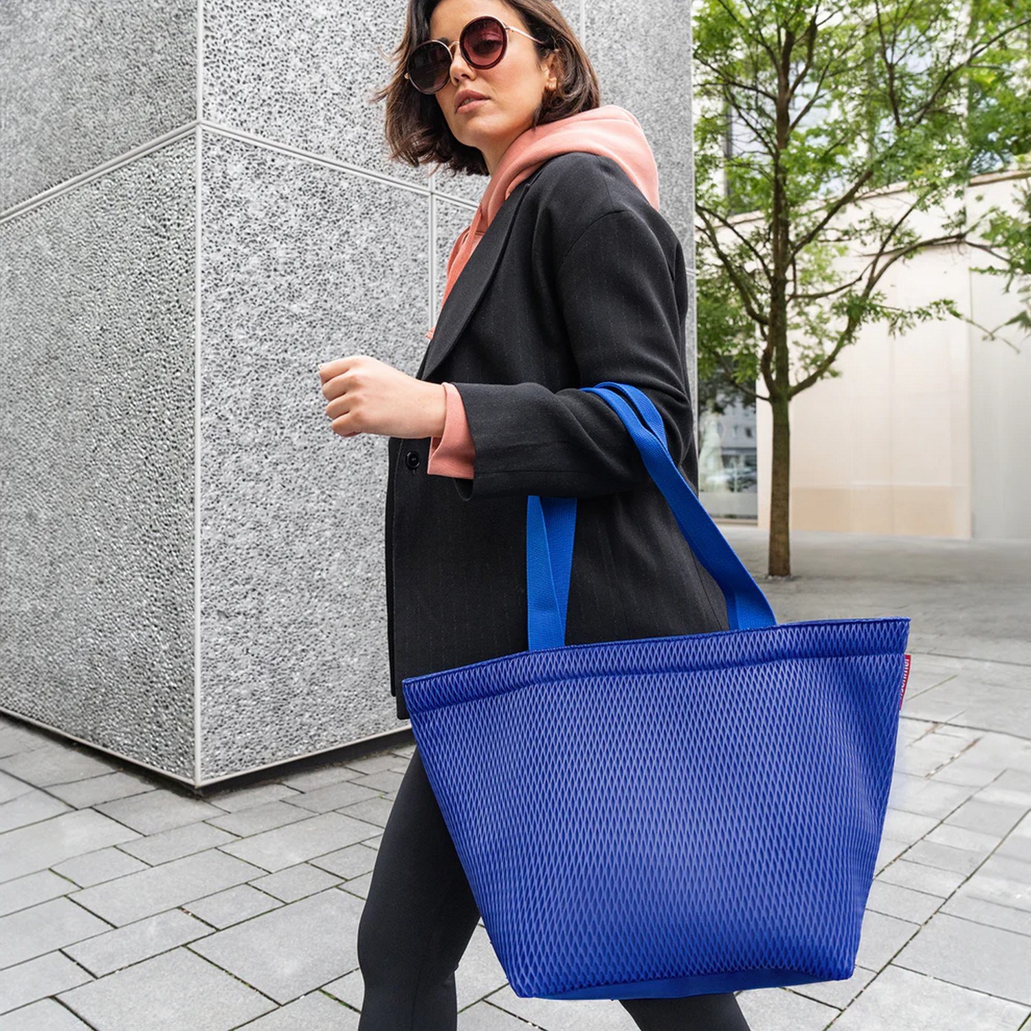Taška přes rameno Reisenthel Shopper M mesh royal blue_0