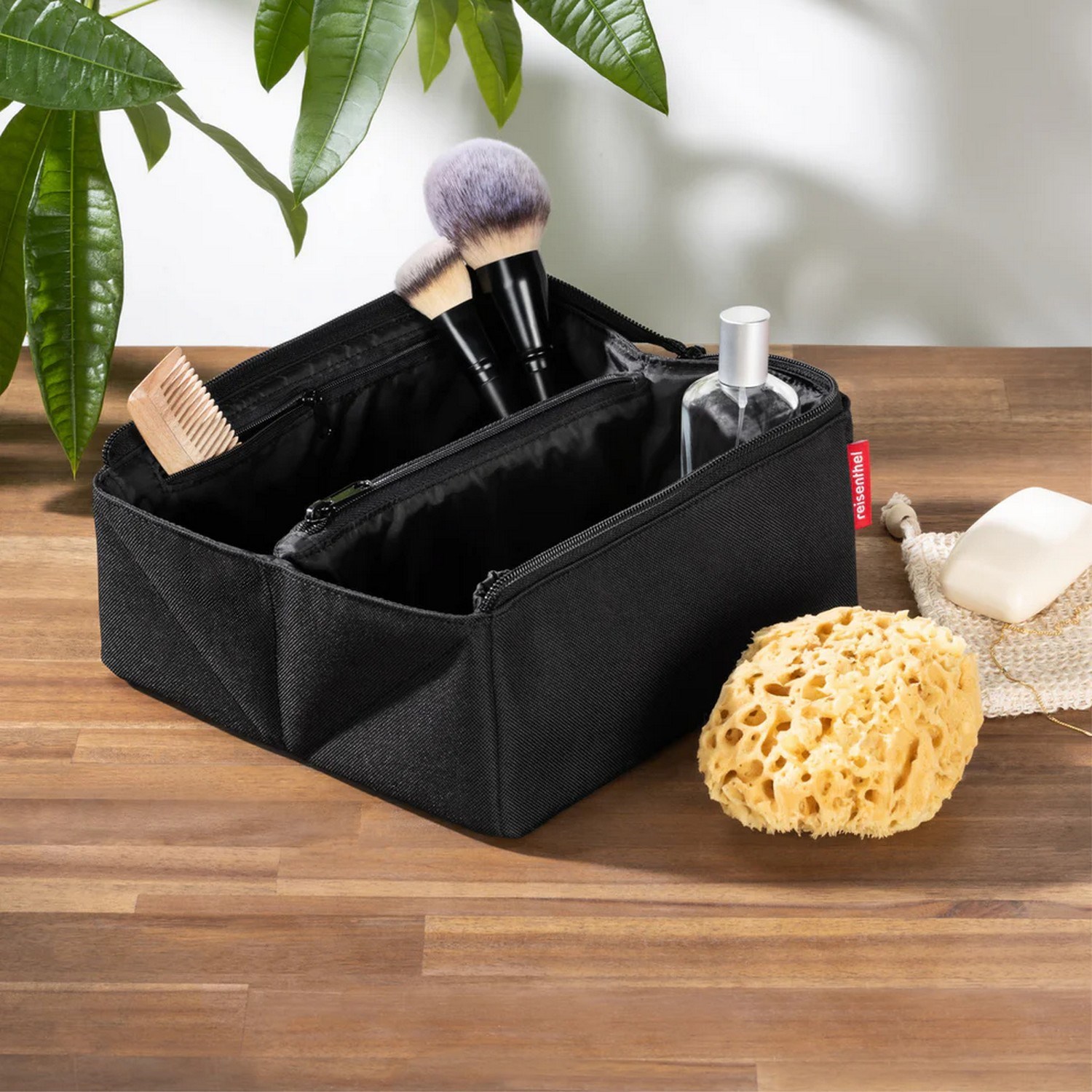 Kosmetická taška Reisenthel Fold Case black_0