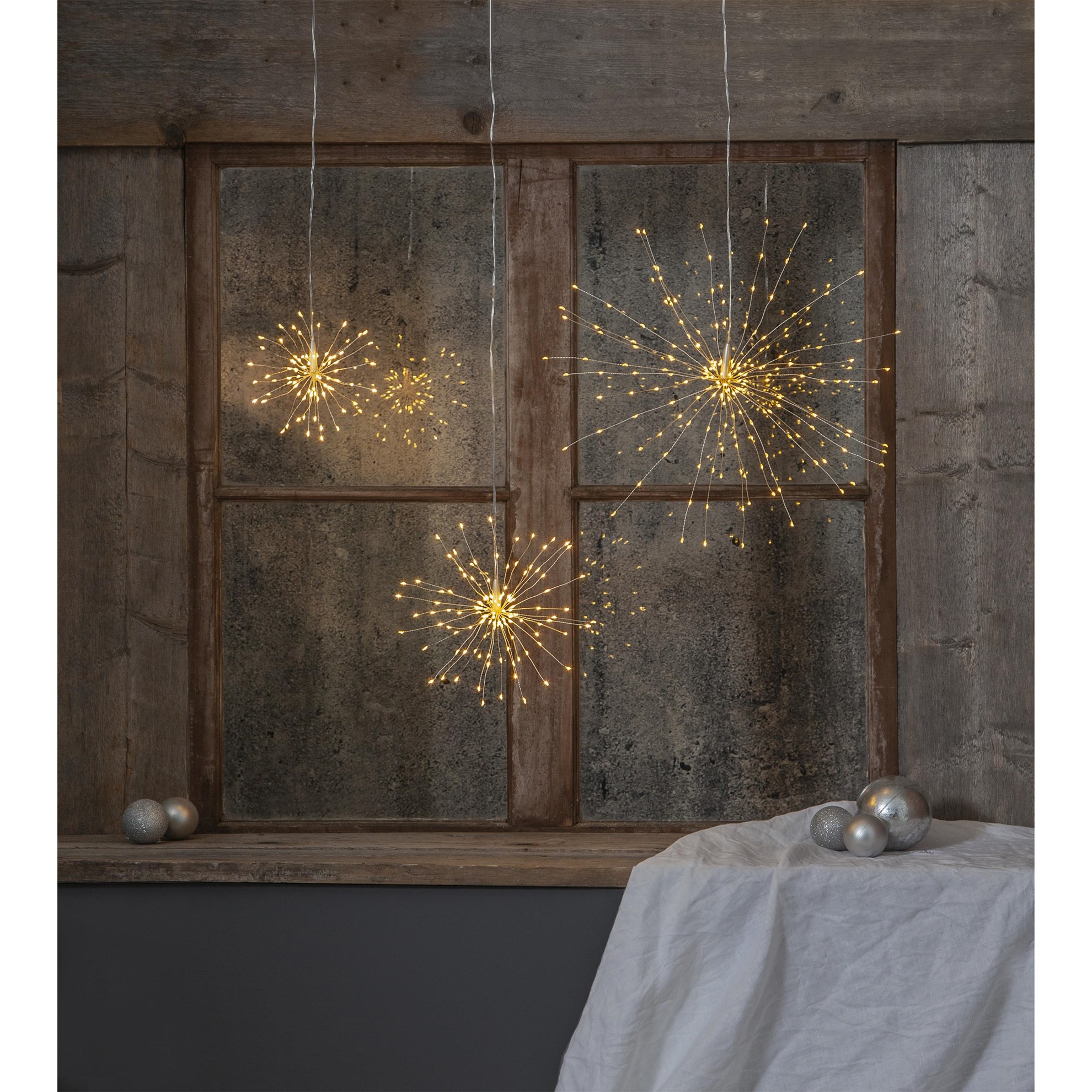 Závěsná LED světelná dekorace FIREWORK 80x LED, stříbrná_1