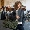 Módní taška Reisenthel LoopTaška přes rameno Reisenthel Shopper M teddy leo olive_1