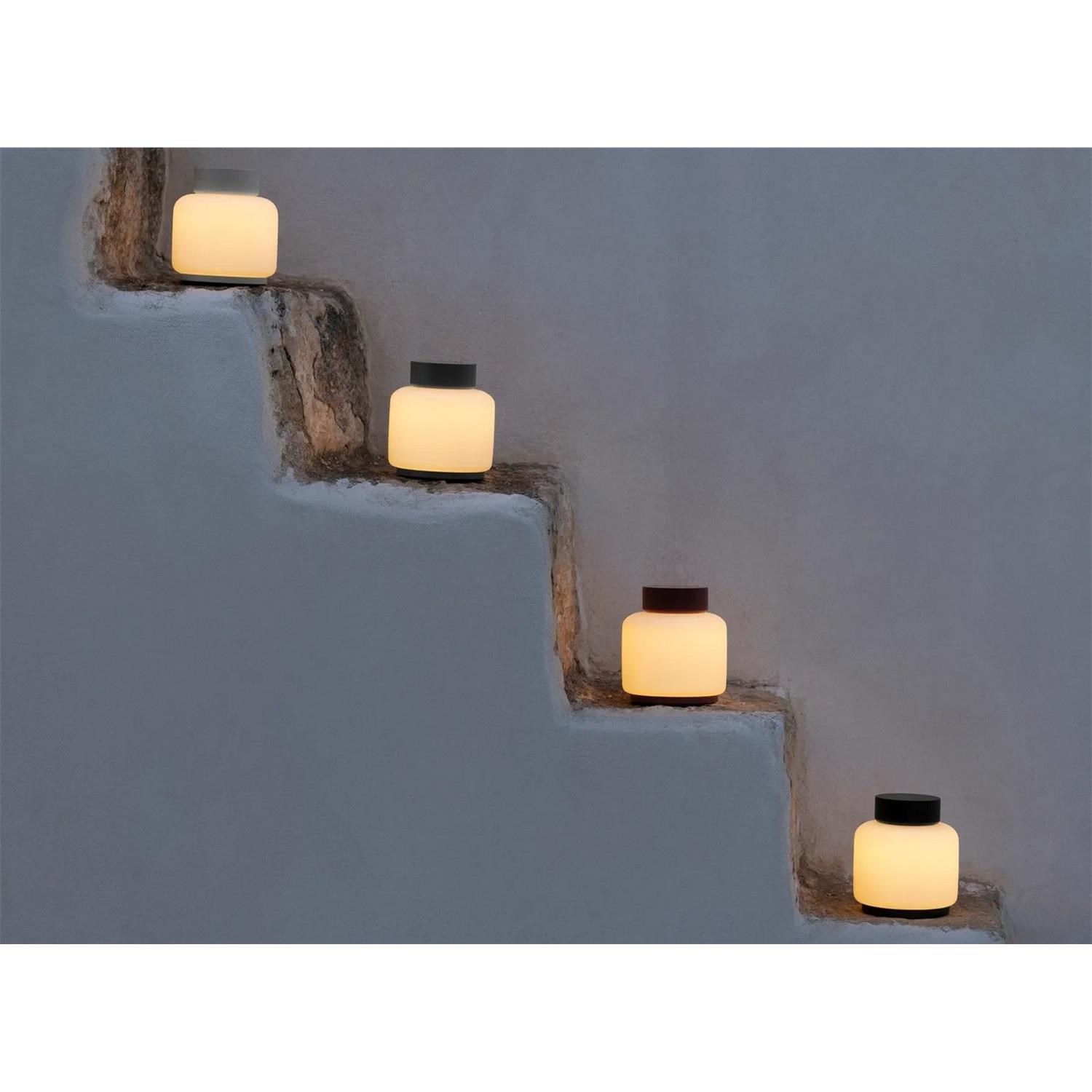 Přenosná LED lampa Blomus FAWN tmavě V.13cm světle šedá_6