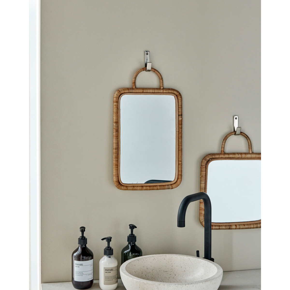 Zrcadlo House Doctor BAKI 36x24cm přírodní_0