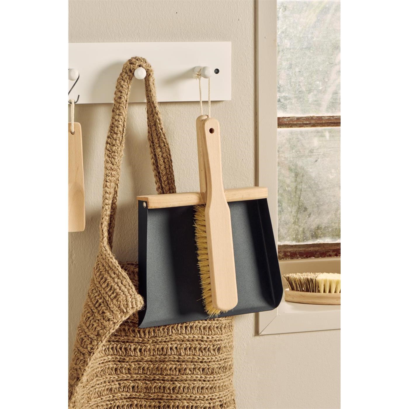 Lopatka se smetáčkem Ib Laursen s bavlněnou šňůrkou D.31 cm_0