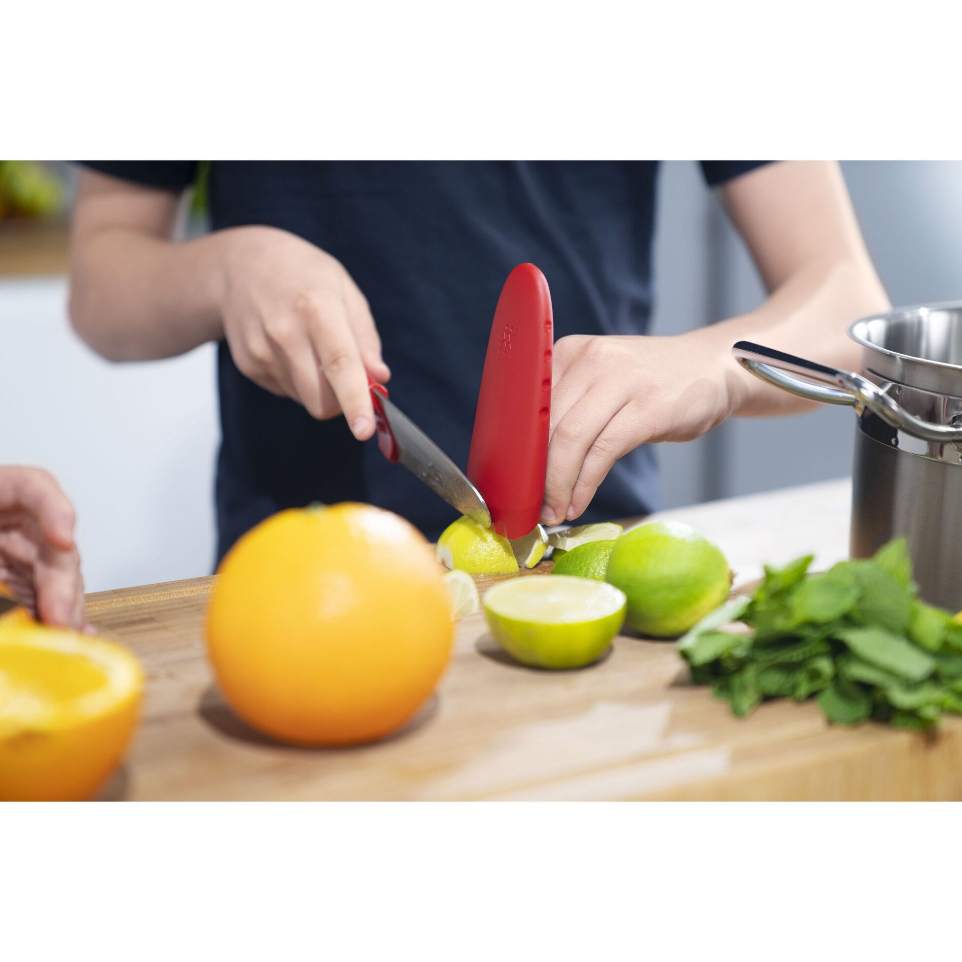 Můj první nůž ZWILLING TWINNY 10 cm červený_8