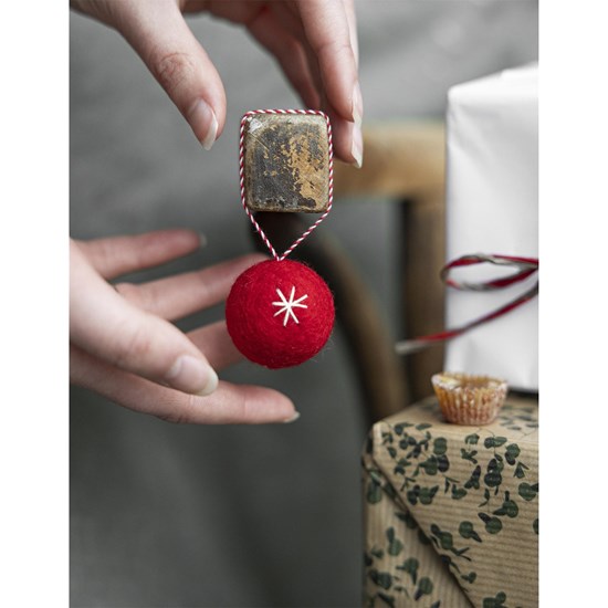 Vlněná dekorační koulička KULLINGE P.4cm červená_1