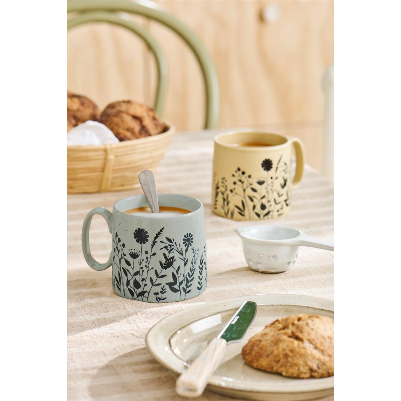 Hrnek se siluetou květů Ib Laursen 300 ml dusty blue_0