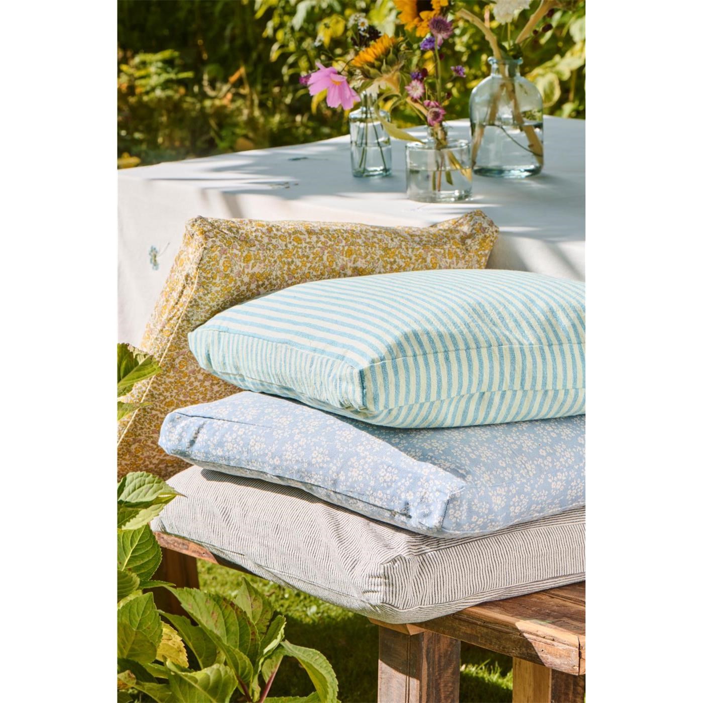 Povlak na sedák Lina Ib Laursen se světle zelenými a modrými pruhy_0