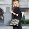 Taška přes rameno Reisenthel Shopper M summerstripes black_1
